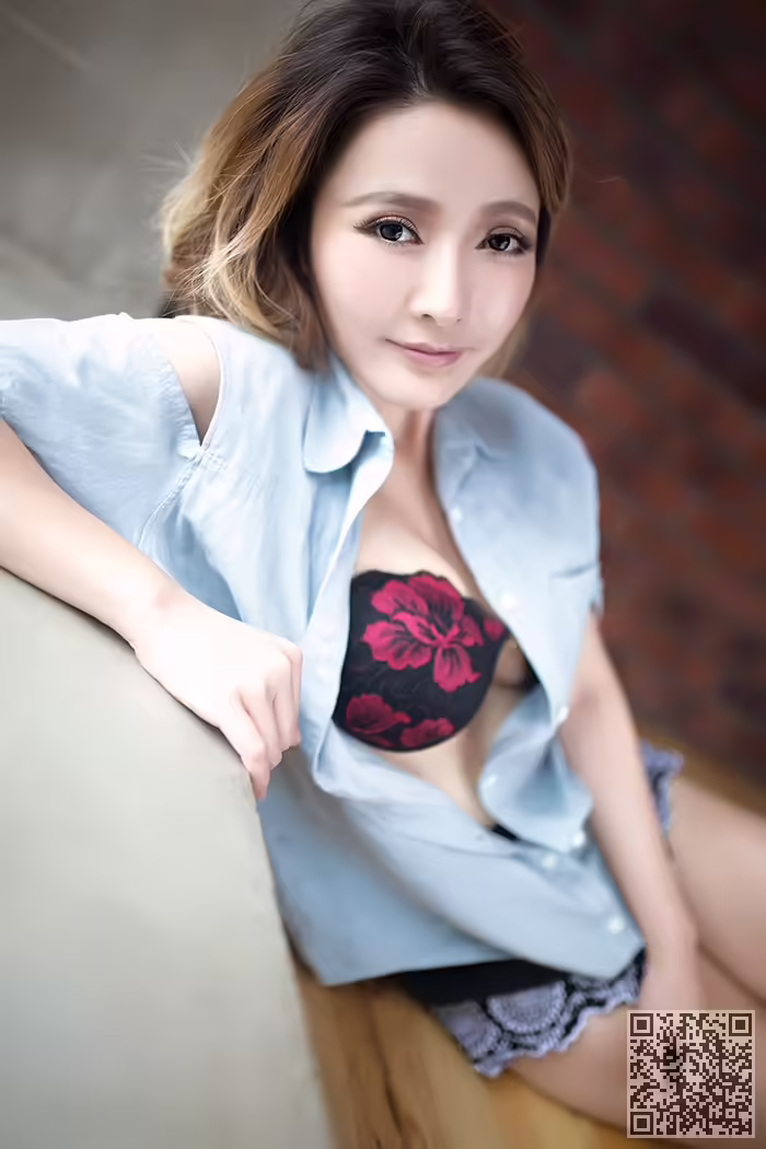 老湿、豪乳、翘臀