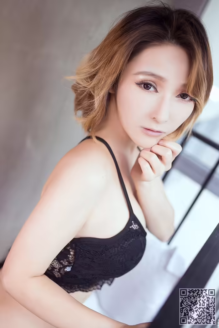 老湿、豪乳、翘臀