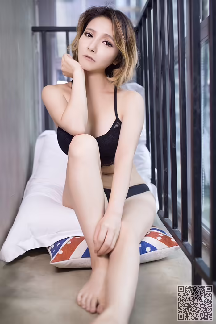 老湿、豪乳、翘臀