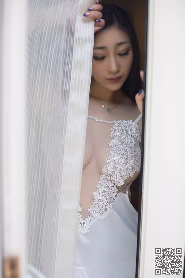 妩媚女王妲己蕾丝吊带巨乳呼之欲出