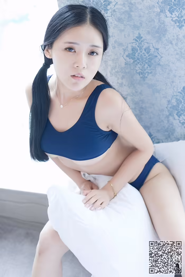 童颜巨乳、蕾丝、连体衣