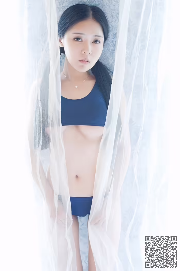 童颜巨乳、蕾丝、连体衣