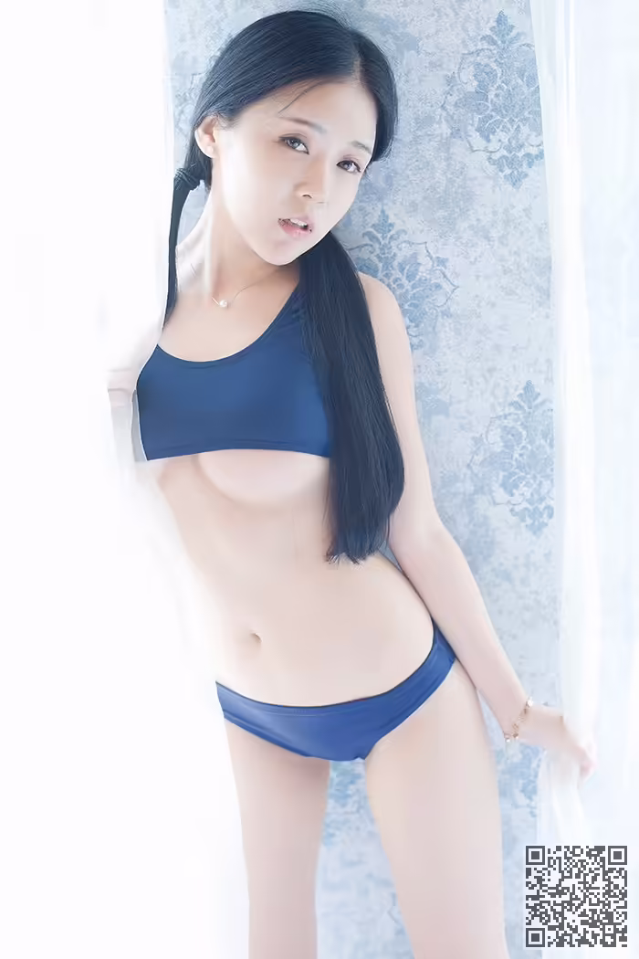 童颜巨乳、蕾丝、连体衣
