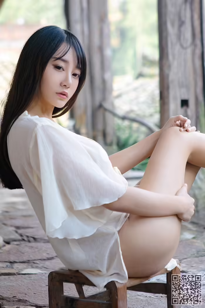嫩模、何嘉颖、丰乳肥臀