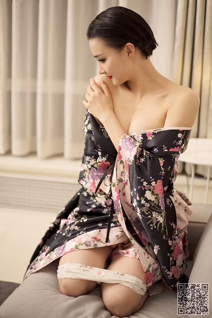 黑丝、周夕、翘臀、酥胸