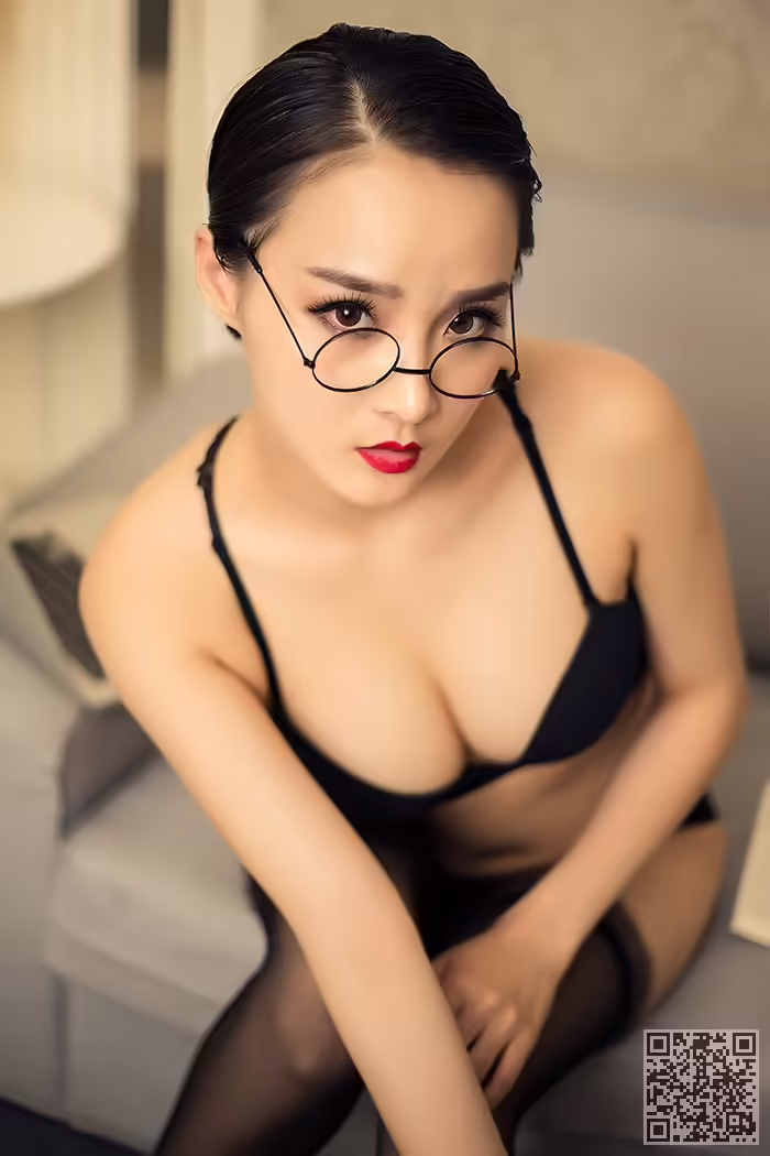 黑丝、周夕、翘臀、酥胸