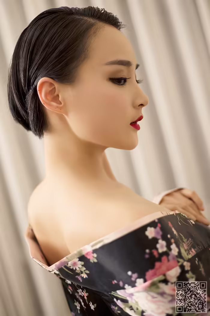 黑丝、周夕、翘臀、酥胸