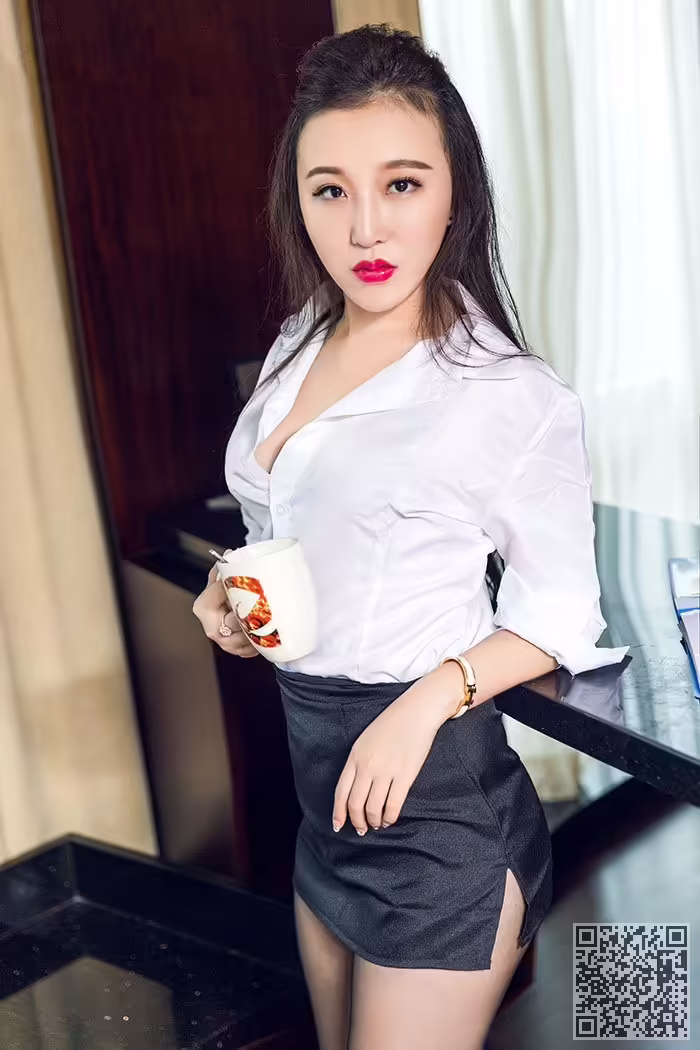 少妇、美纳子、豪乳、翘臀