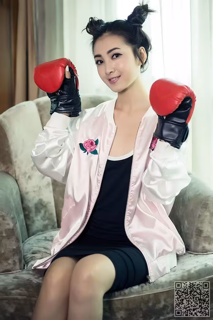 秘书、黑丝、美腿、制服诱惑