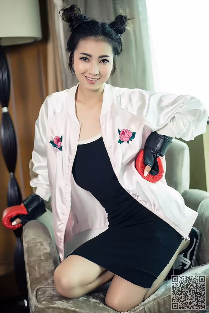 秘书、黑丝、美腿、制服诱惑