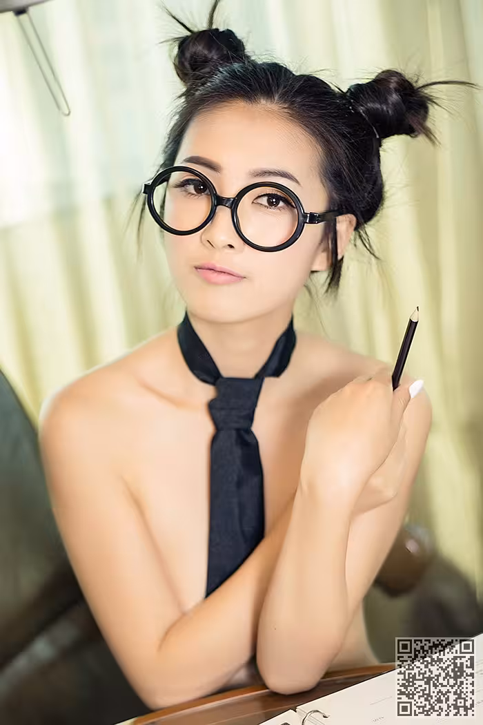 秘书、黑丝、美腿、制服诱惑