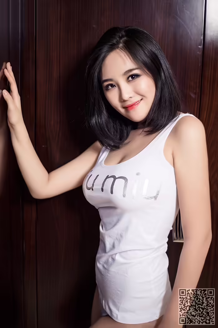 乳神、高萌萌、丰乳肥臀