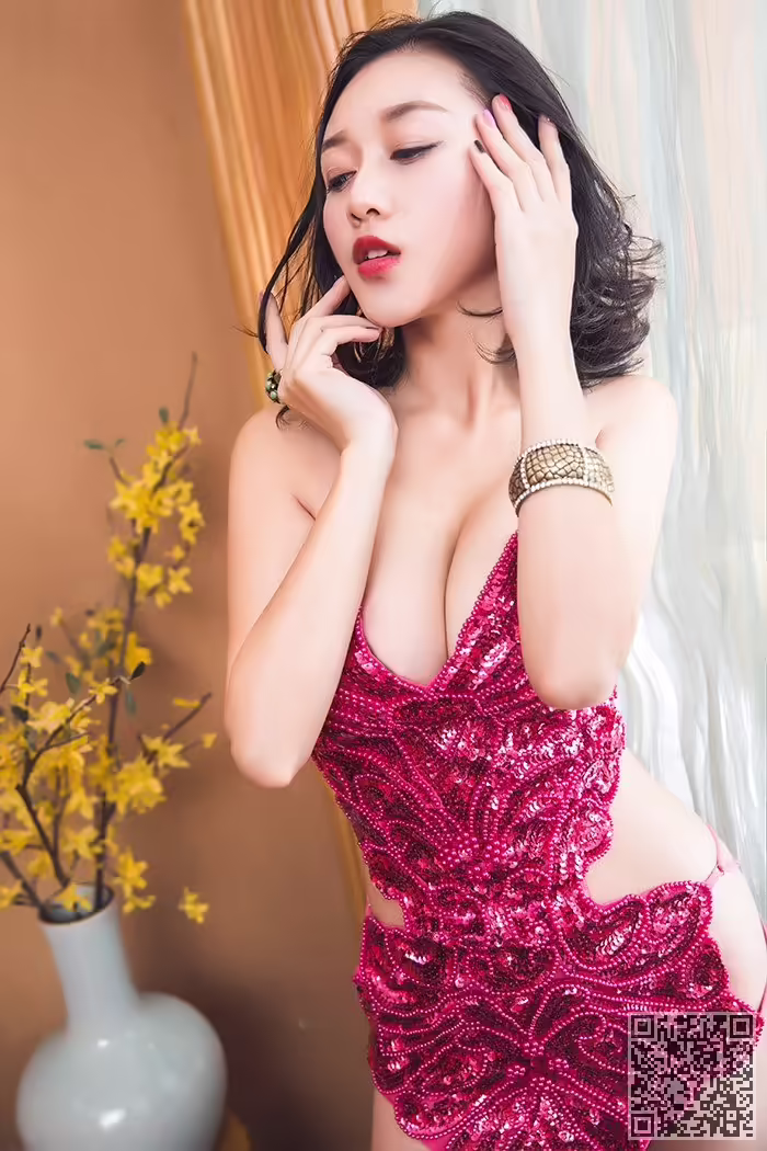 丁字裤、欲女、张梓然