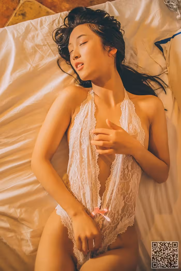 虎牙女主播肉肉白嫩胴体香艳欲滴