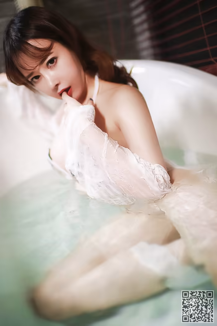 女神、爆乳、翘臀