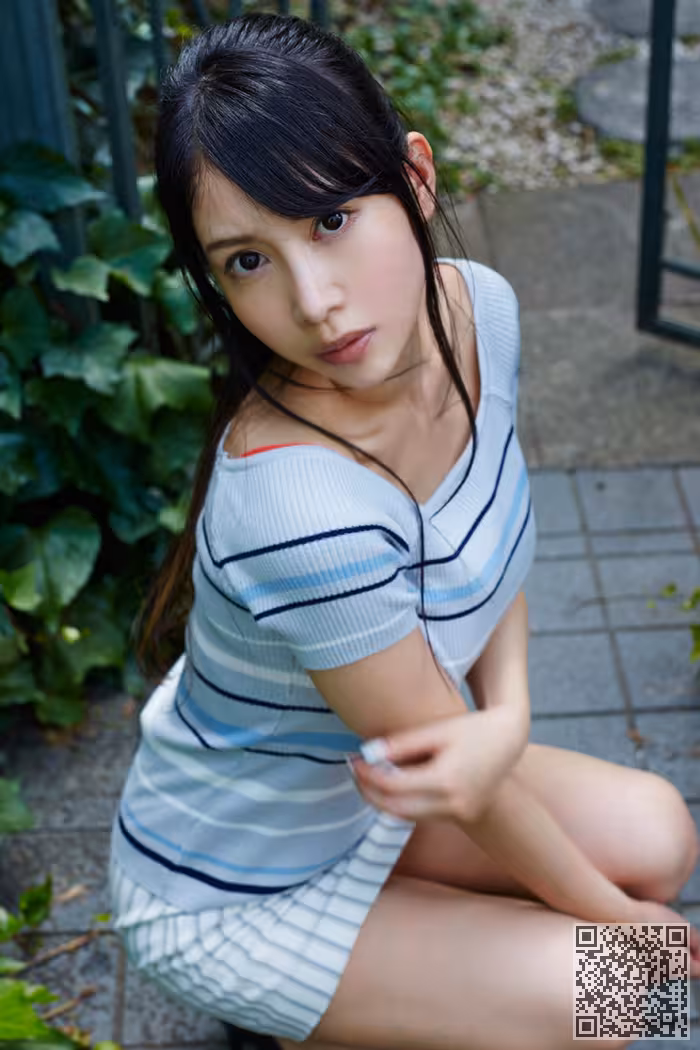 气质护士青井丝袜美腿好身材惹火诱人