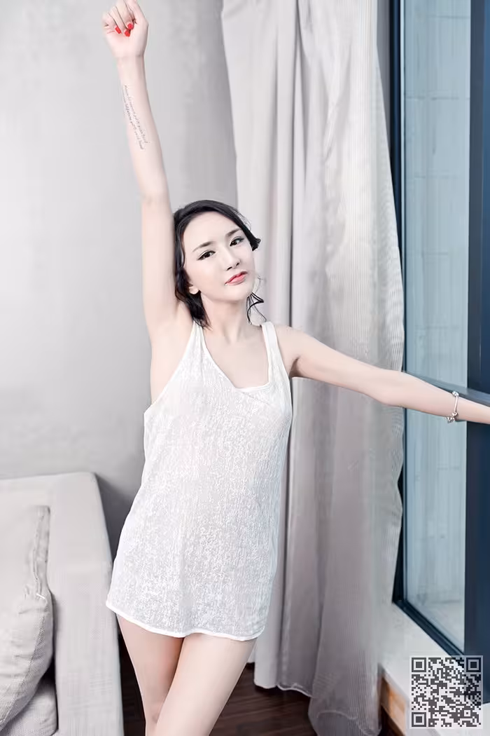 寂寞美少妇梅哥丰乳肥臀媚眼如丝