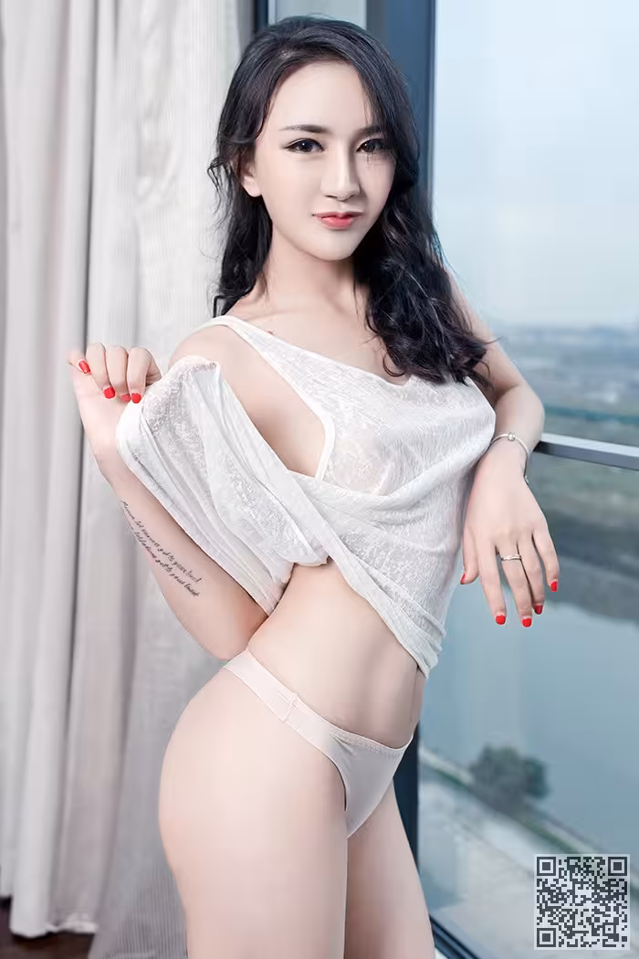寂寞美少妇梅哥丰乳肥臀媚眼如丝