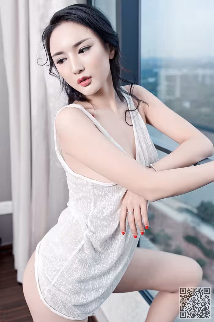 寂寞美少妇梅哥丰乳肥臀媚眼如丝