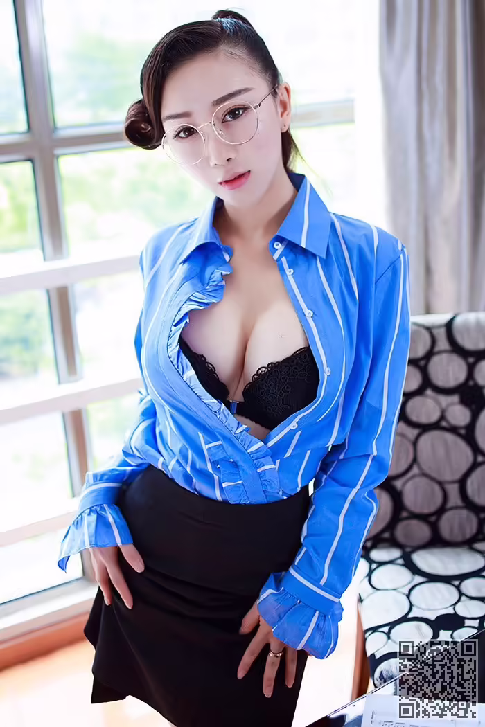 女教师、邹晶晶、春光无限