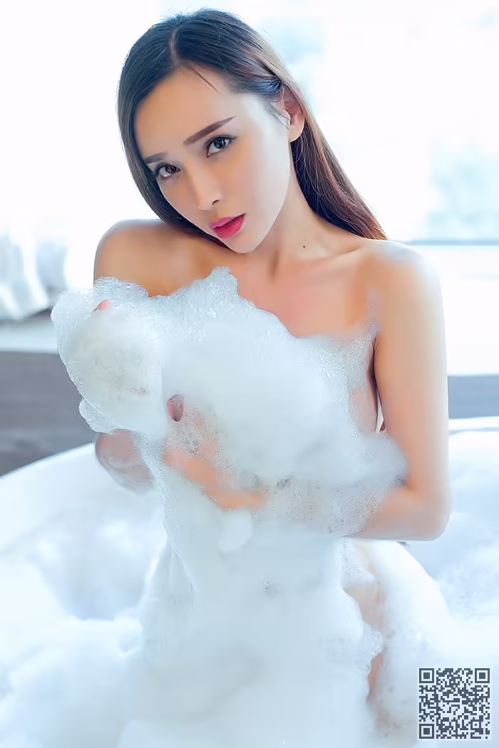 性感、辣妹、艾小青、湿身诱惑