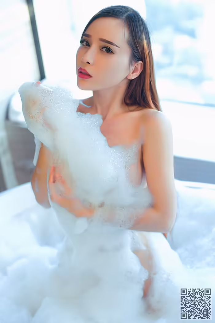 性感、辣妹、艾小青、湿身诱惑