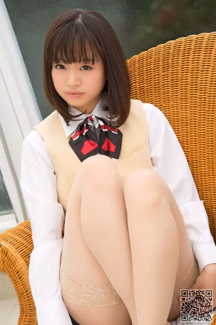 极品学生妹喜屋武臀翘波盈惹人爱
