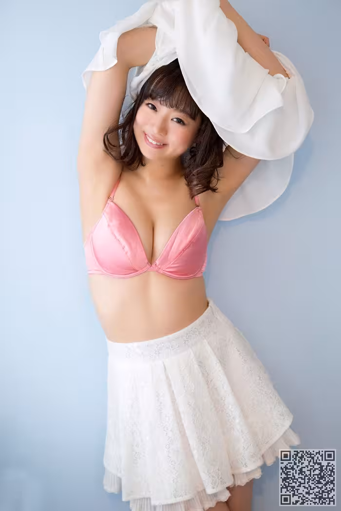极品学生妹喜屋武臀翘波盈惹人爱