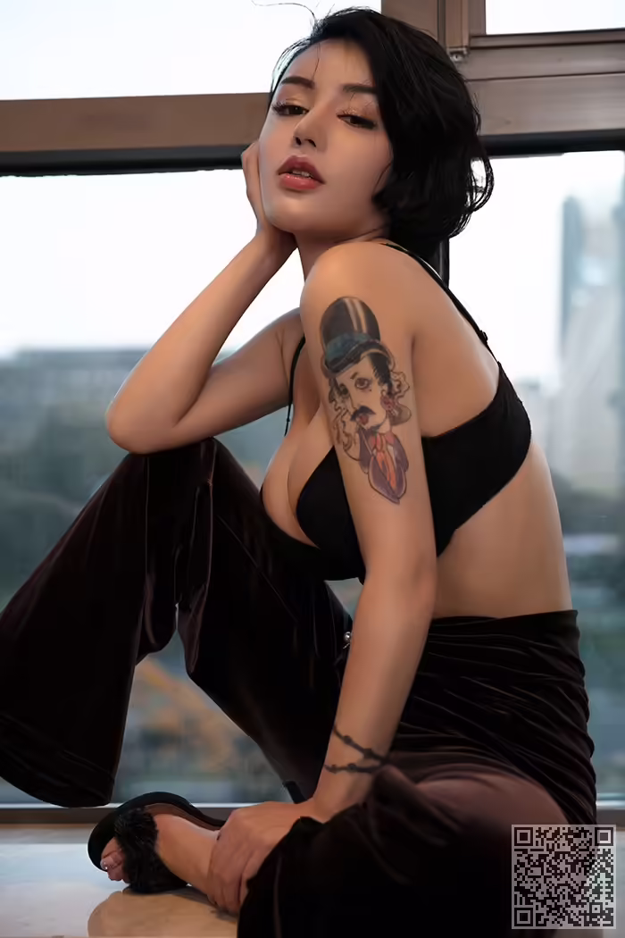 爆乳、御姐、惹火、性感