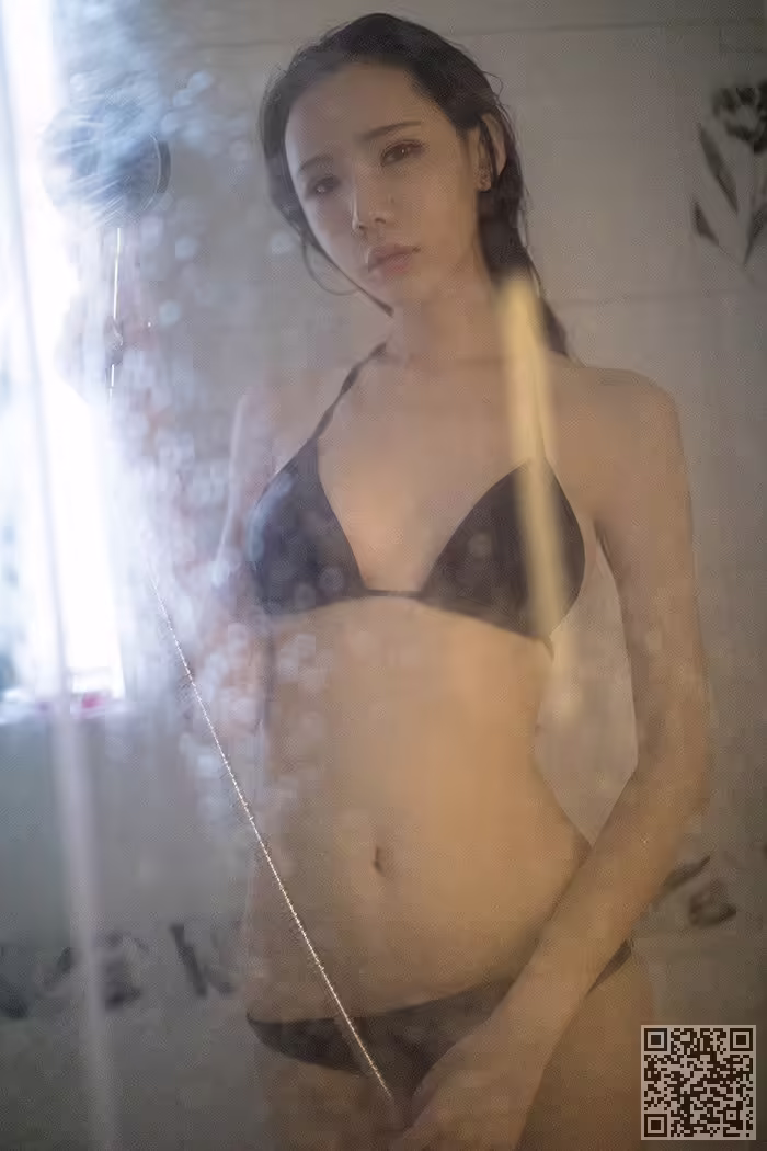 女神、萌琪琪、湿身