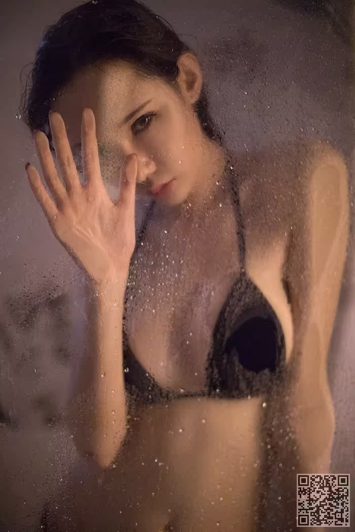 女神、萌琪琪、湿身