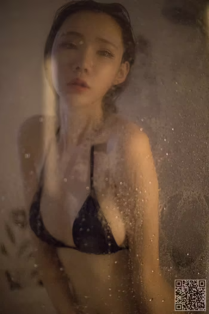 女神、萌琪琪、湿身
