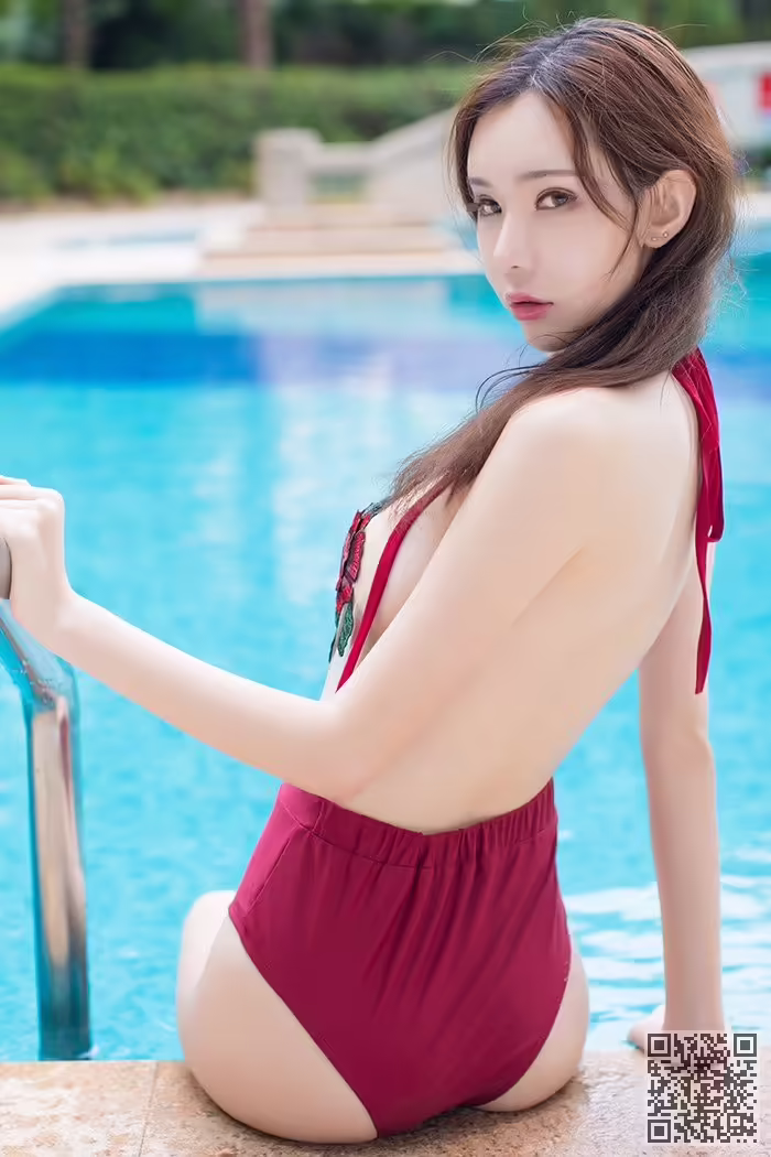 女神、萌琪琪、湿身