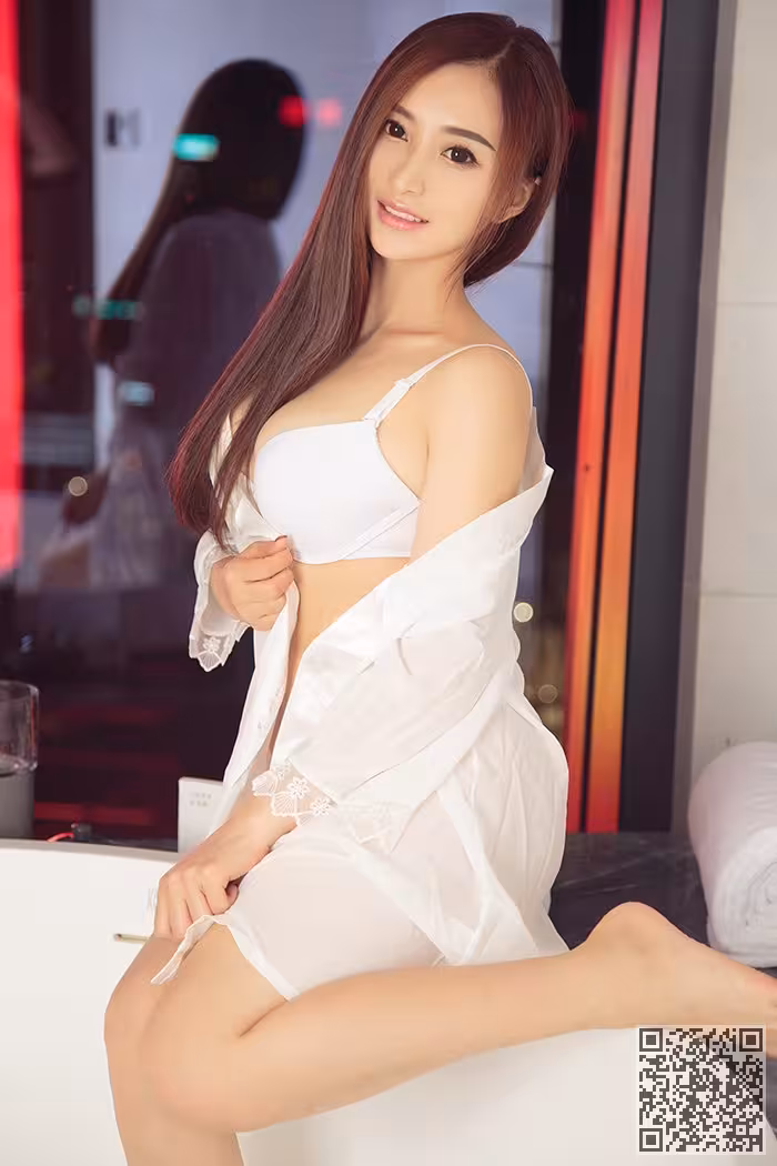 绝色尤物小甜心前凸后翘风姿卓越