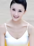Vevina初秋纯女人美丽皮肤的照片