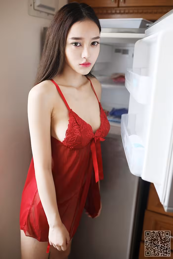 宅男女神唐琪儿完美曲线淋漓尽显
