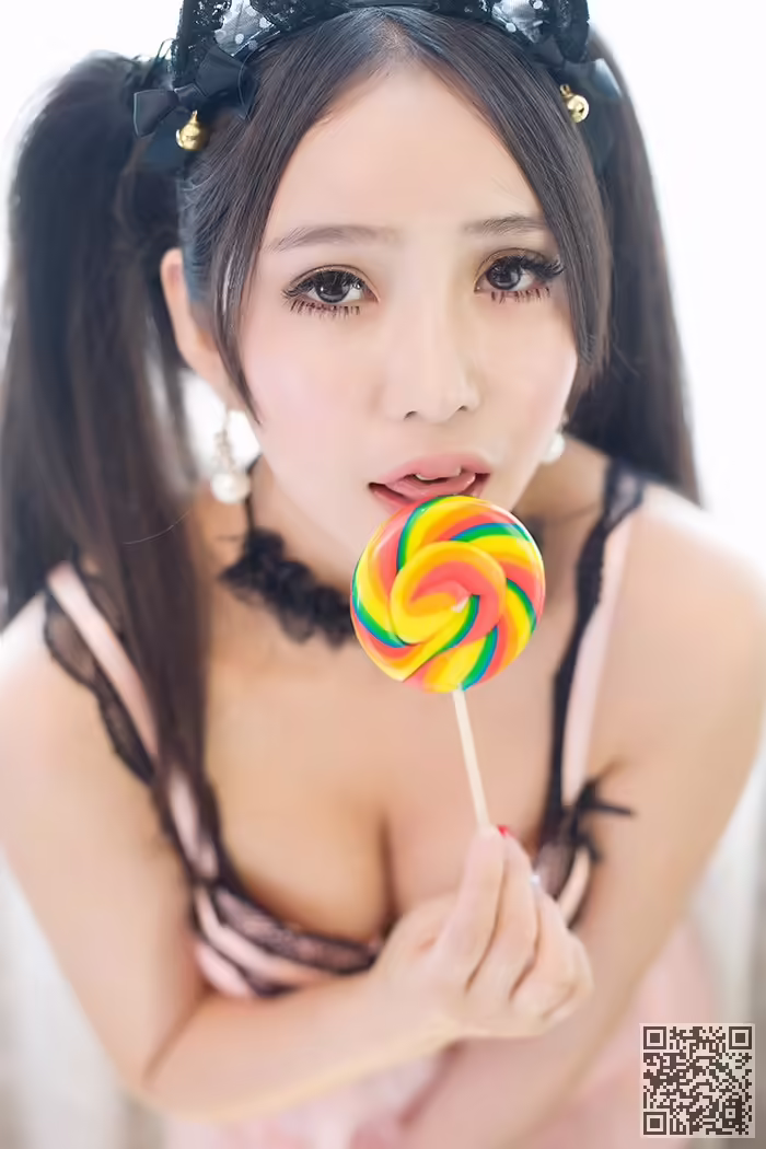 肥臀、艾弥、湿身诱惑
