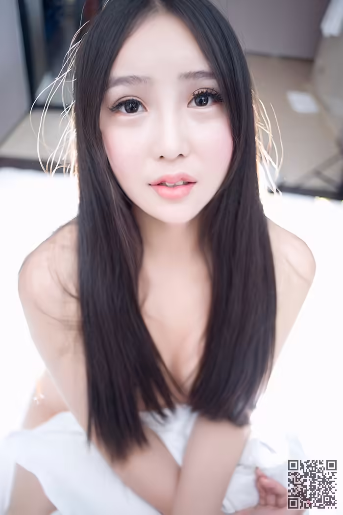 肥臀、艾弥、湿身诱惑