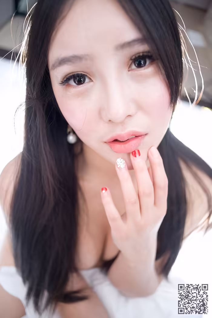 肥臀、艾弥、湿身诱惑