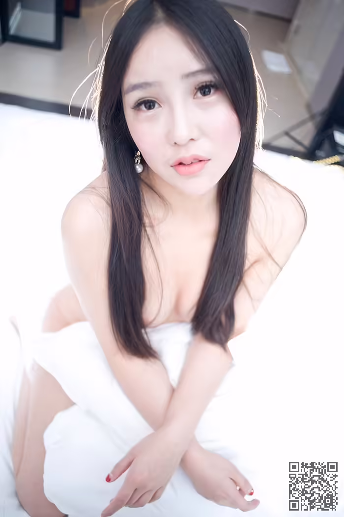 肥臀、艾弥、湿身诱惑