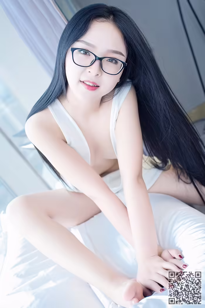 巨乳、少女、胴体