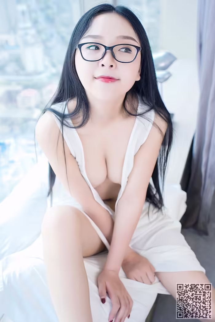 巨乳、少女、胴体