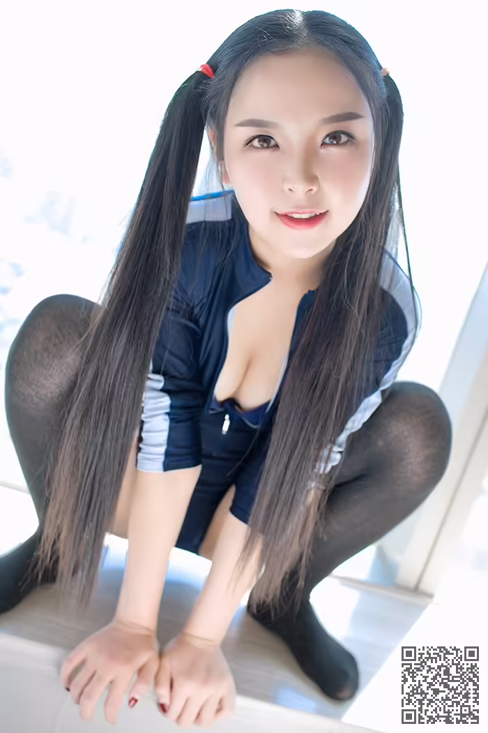 巨乳、少女、胴体