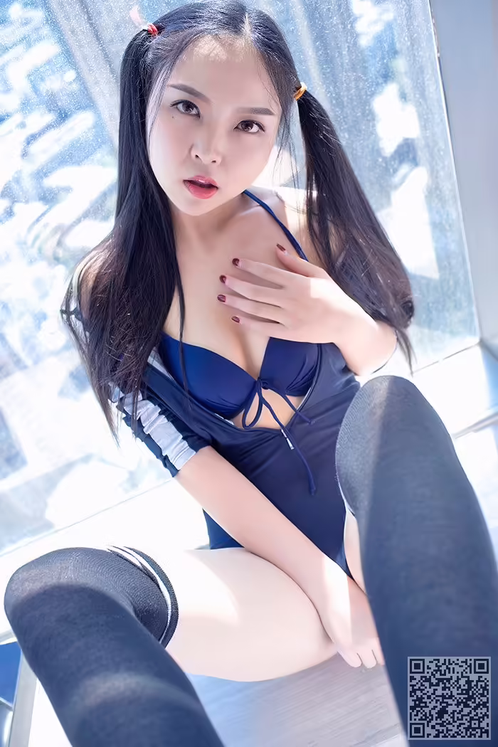 乳房的女孩花李和温柔的身体是娇艳动人、少女、巨乳、胴体