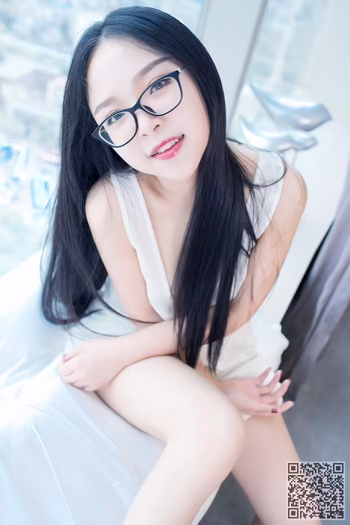 巨乳、少女、胴体