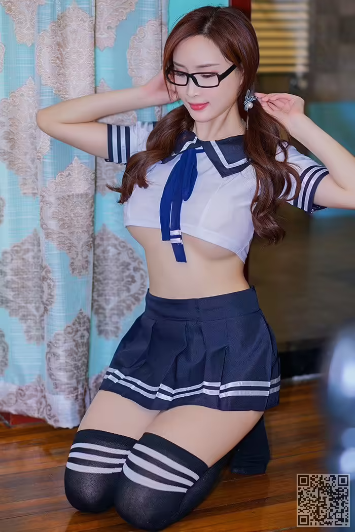 性感、尤物、周妍希、制服诱惑