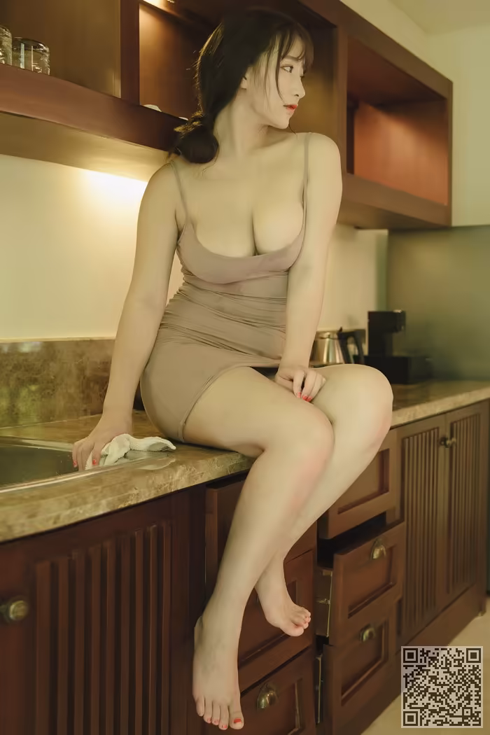 人妻、柯柯、豪乳、湿身