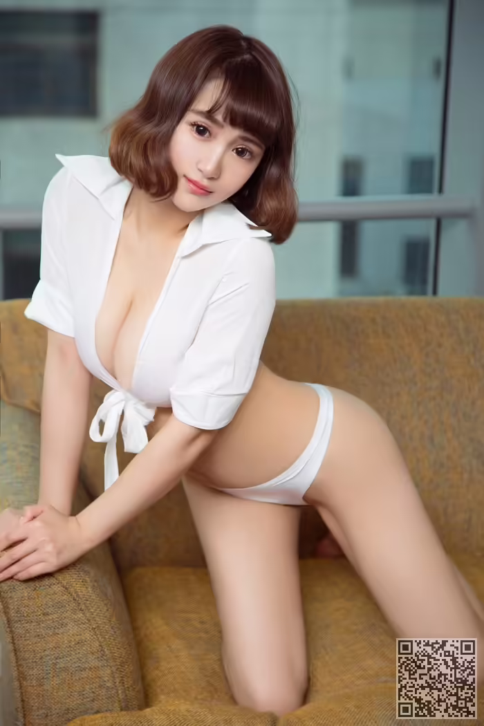 童颜巨乳、李焱