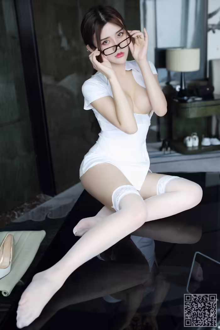佳人、卓娅祺、美乳、诱惑