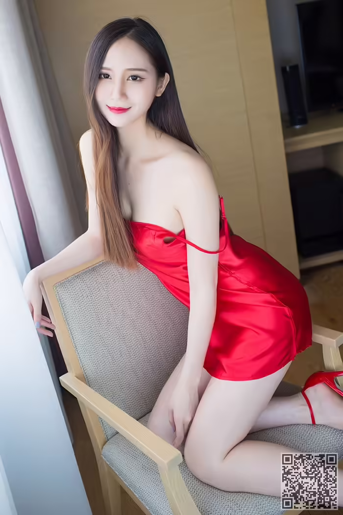 尤物、美腿、嫩乳